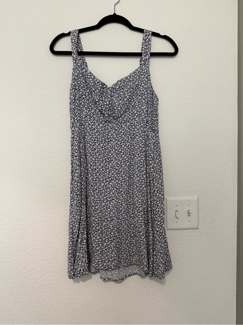 Old Navy Navy and Cream Floral Dress